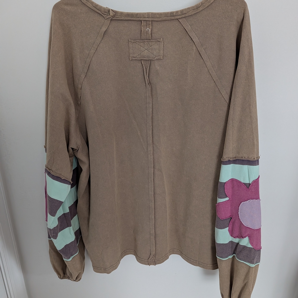 easel Taupe Pullover with Pink Floral Sleeve Panels - Picture 4 of 4